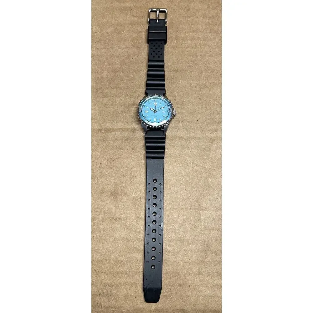 Momentum M1 Stainless Steel 20ATM Divers Watch Aqua Wave Dial New Battery